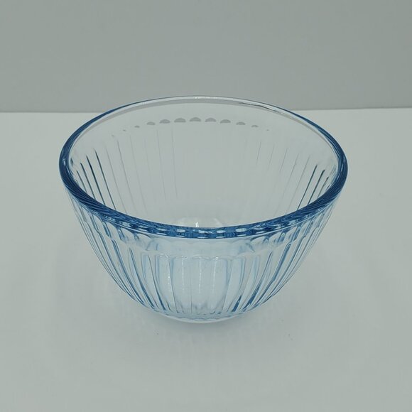 Pyrex 3 Cup Blue Tint Ribbed Bowl 7401 Small Mixing Serving Bowl - Picture 1 of 5